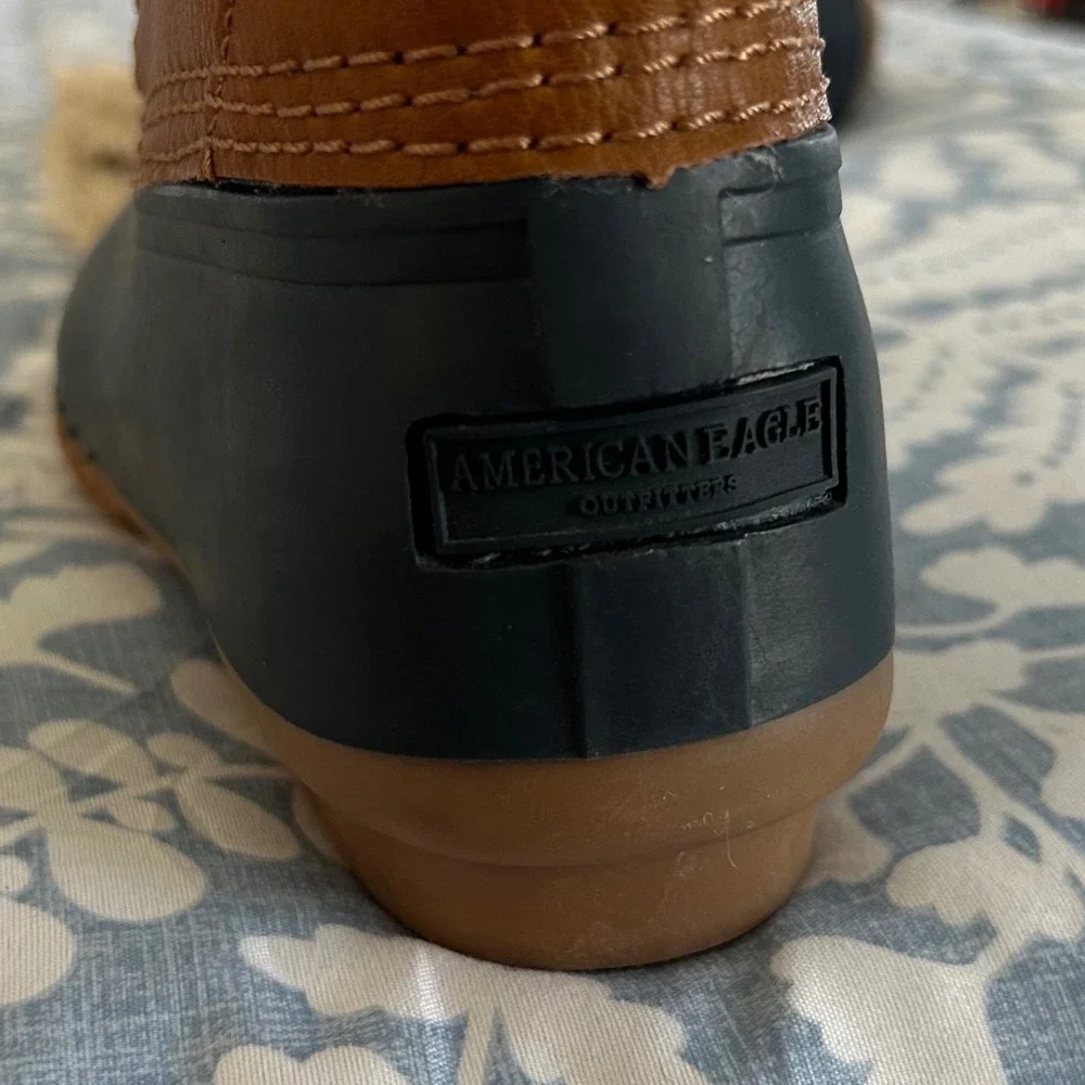 American Eagle Womens Sherpa Lined Duck Boots Brown Navy Blue Lace Up Size 5 NEW